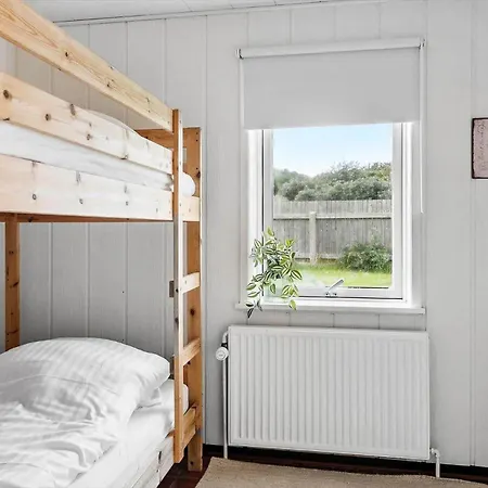 724-thyboron-kirkevej-9 펜션 Thyborøn